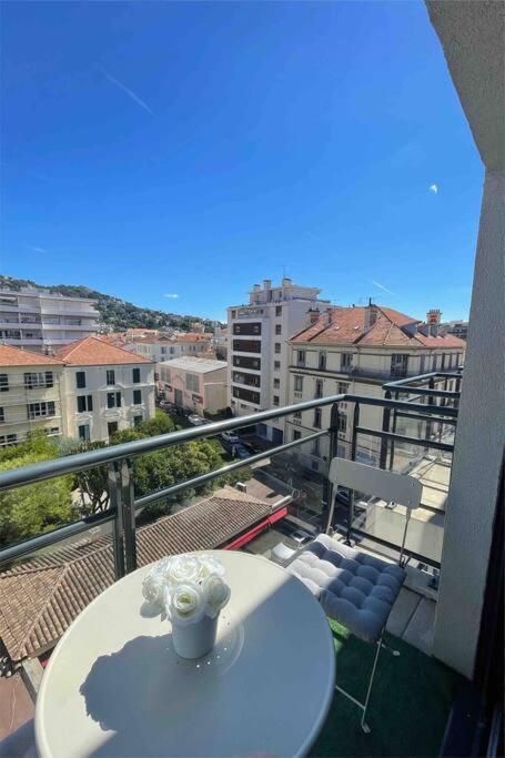 Appartement Superbe T2 Moderne Et Luxueux à Cannes Extérieur photo